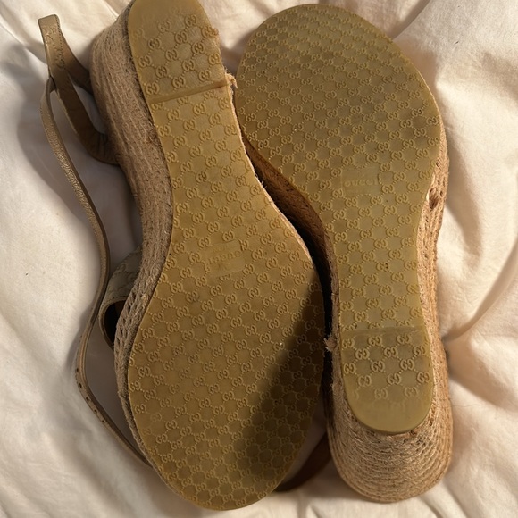 Gucci sandal wedges size 7 - Picture 3 of 4